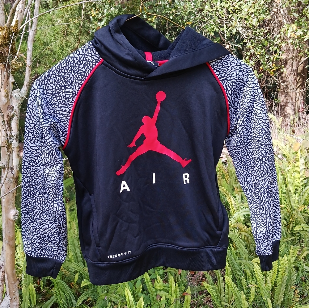 Nike Air Jordan Jumpman Therma Fit Pull over Boys Youth 7 Large